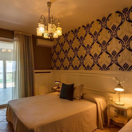 Hotel Maximilian Бардолино Номер фото